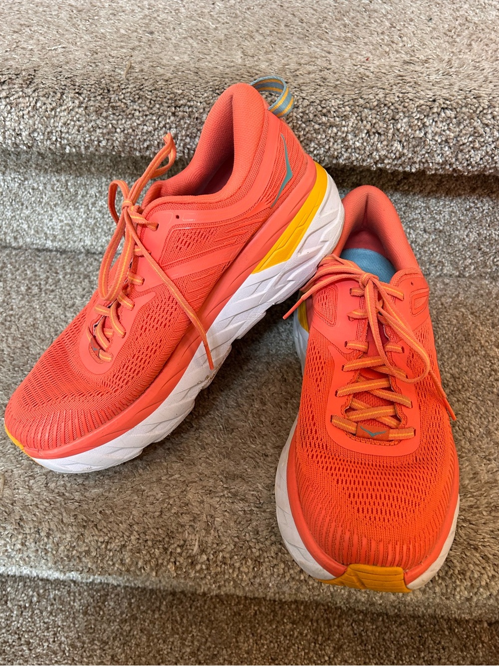 HOKA ONE ONE Bondi 7 in Camelia/Coastal Shade. Worn once. Womens SZ US 10. Run